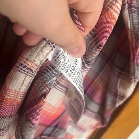 Tommy Bahama Red and White Casual Button Down Shirt - Picture 4 of 5